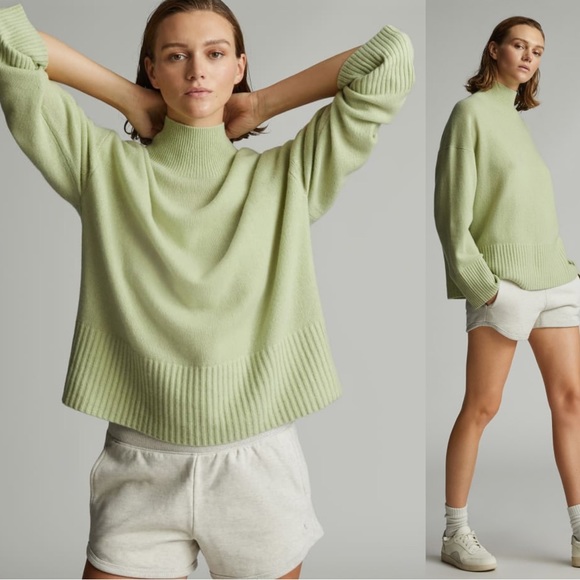 Everlane Sweaters - NWT Everlane The Cashmere Oversized Turtleneck Sweater in Light Green